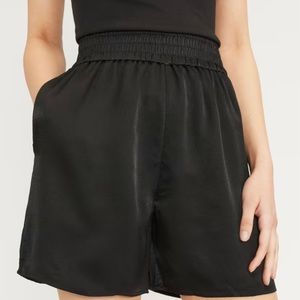 NWT Satin Pull-On Short from Everlane